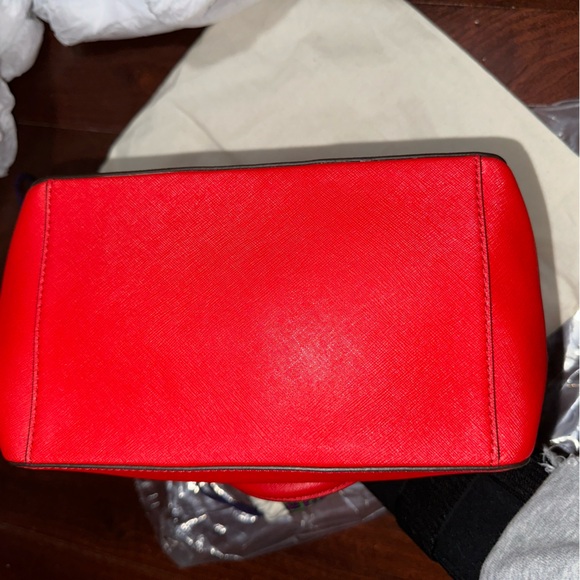 Red Tory Burch Women's two way Handbag - Picture 4 of 10